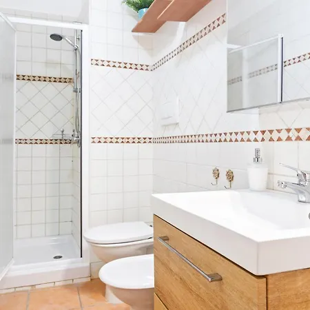 Guesthost - Buenacasa 巴里